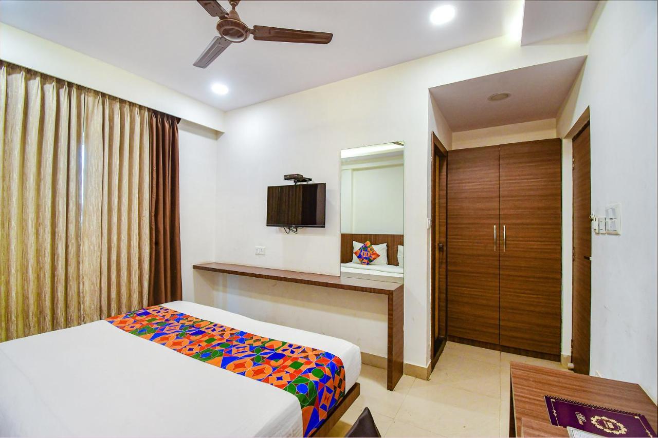 Fabhotel Kzar Select - 2Km From Park Street Kalküta Dış mekan fotoğraf