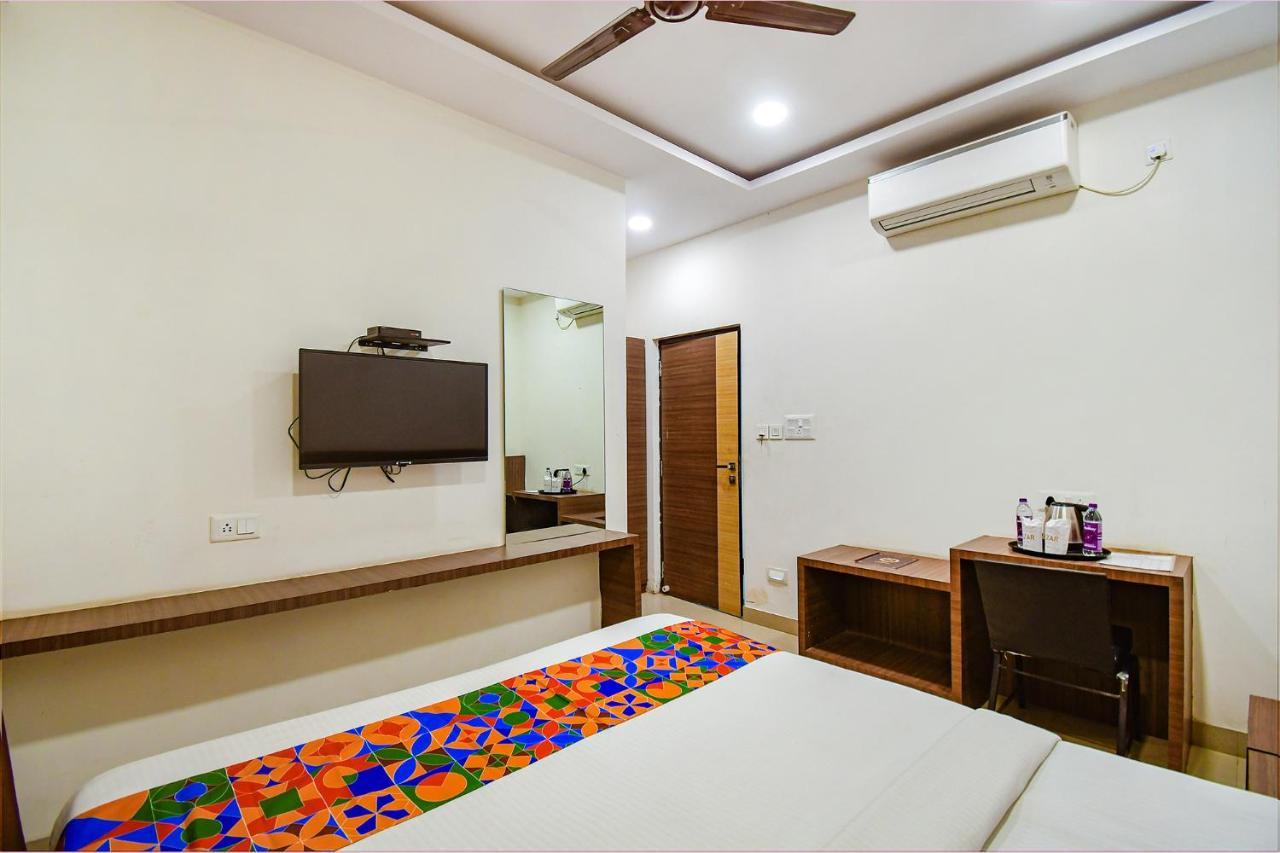 Fabhotel Kzar Select - 2Km From Park Street Kalküta Dış mekan fotoğraf