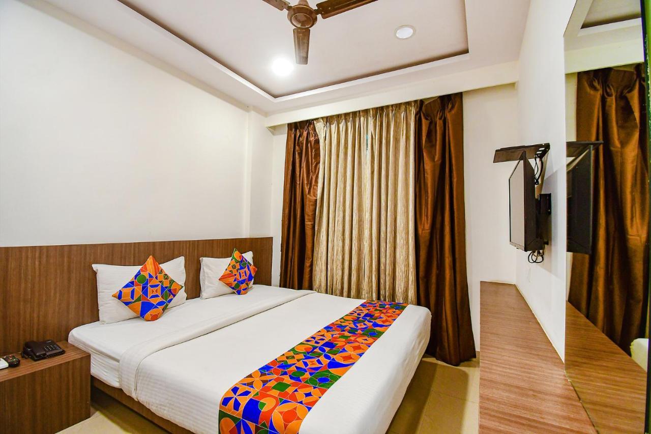 Fabhotel Kzar Select - 2Km From Park Street Kalküta Dış mekan fotoğraf